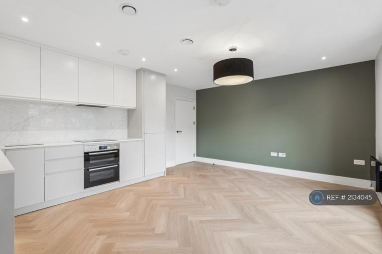 1 bedroom flat in Lynton Road, London, W3 (1 bed) (#2134045)