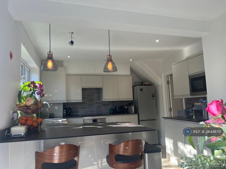 1 bedroom in Courtland Avenue, Cambridge, CB1 (#2844870)