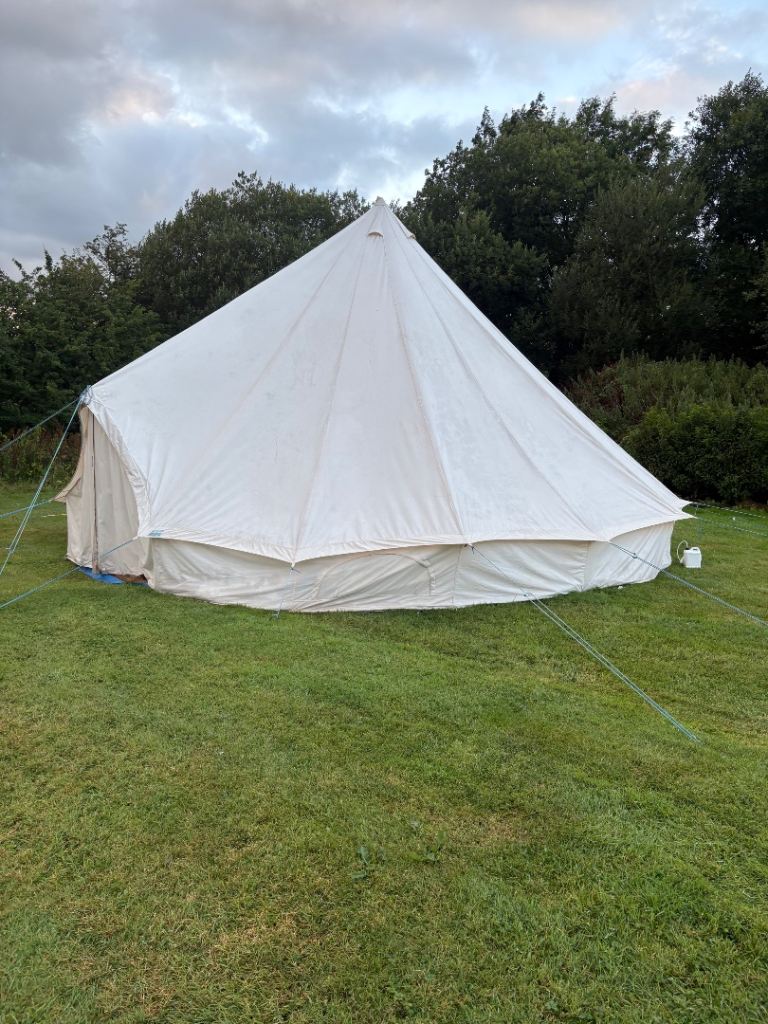 Large Canvas Bell Tent – Good Condition