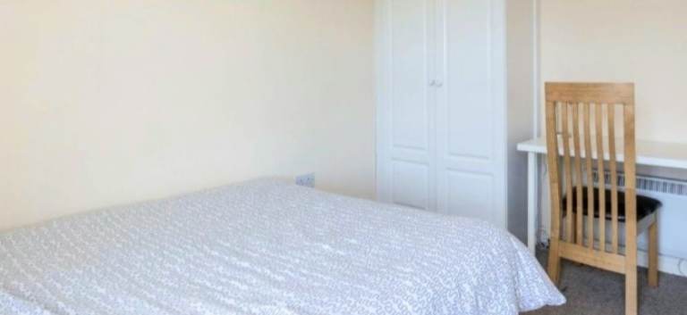 Double bedroom to let in Winchester