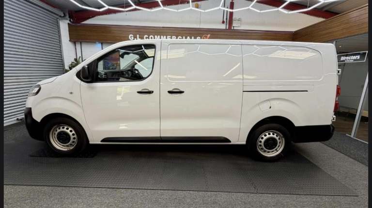 2022 Vauxhall Vivaro 2900 1.5d 100PS Dynamic H1 Van PANEL VAN DIESEL Manual