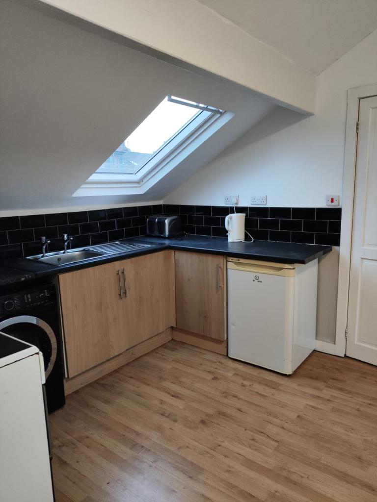 Self contained flat 