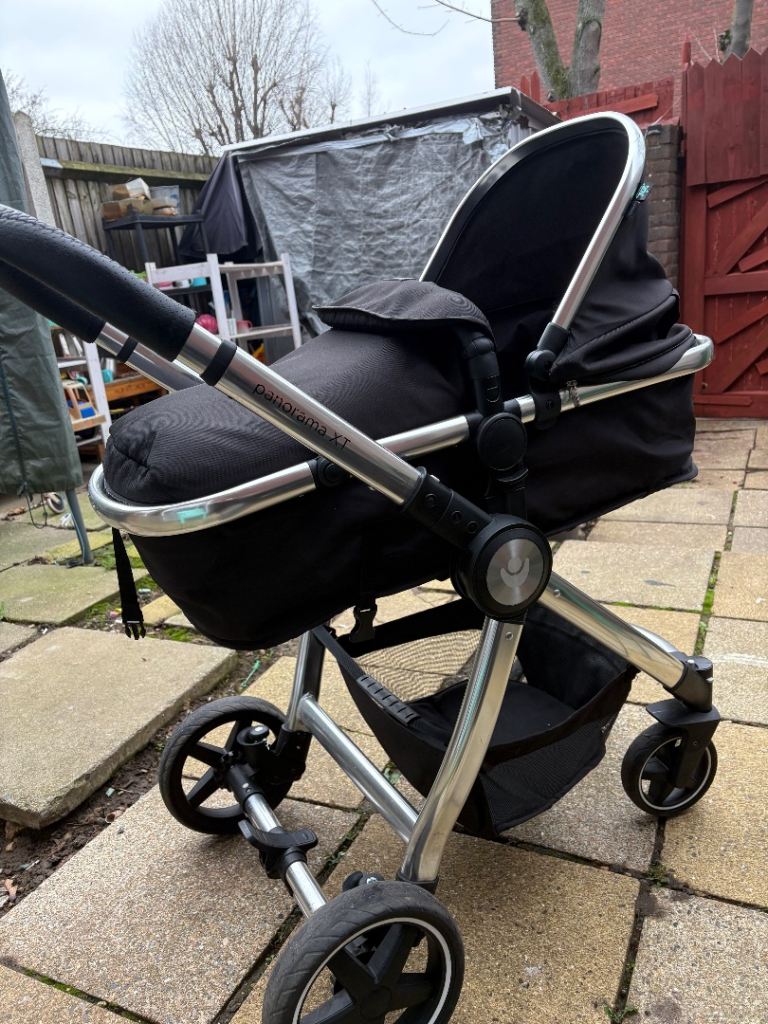 Babylo pram - turns from bassinet to pram 