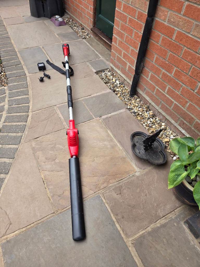Sealey Telescopic Cordless Hedge Trimmer – Good Condition
