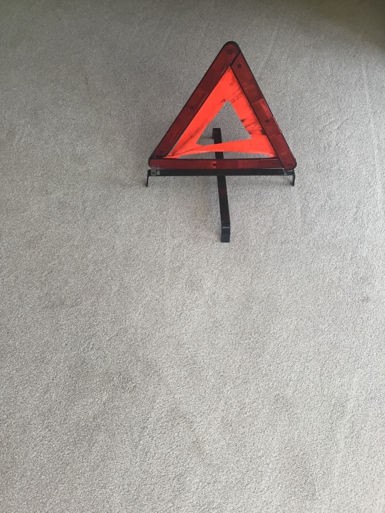 WARNING TRIANGLE NEW. IN CARRY CASE - POST OR COLLECT WEYBRIDGE SURREY