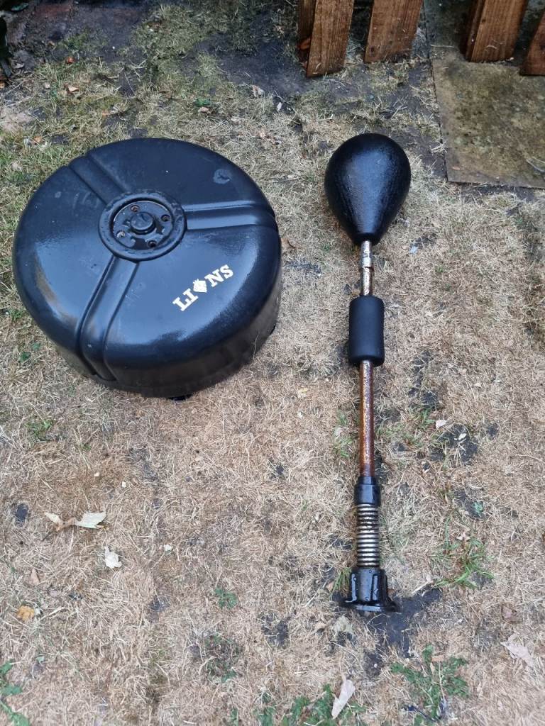 Lions Junior Freestanding Punch Ball speed ball