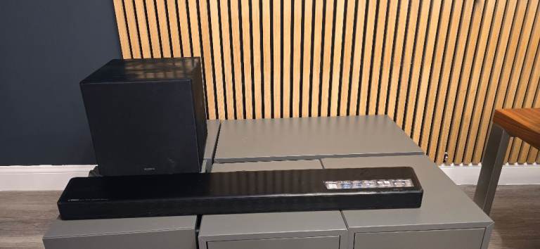 Yamaha YSP-2700 Digital Sound Projector / Premium Soundbar