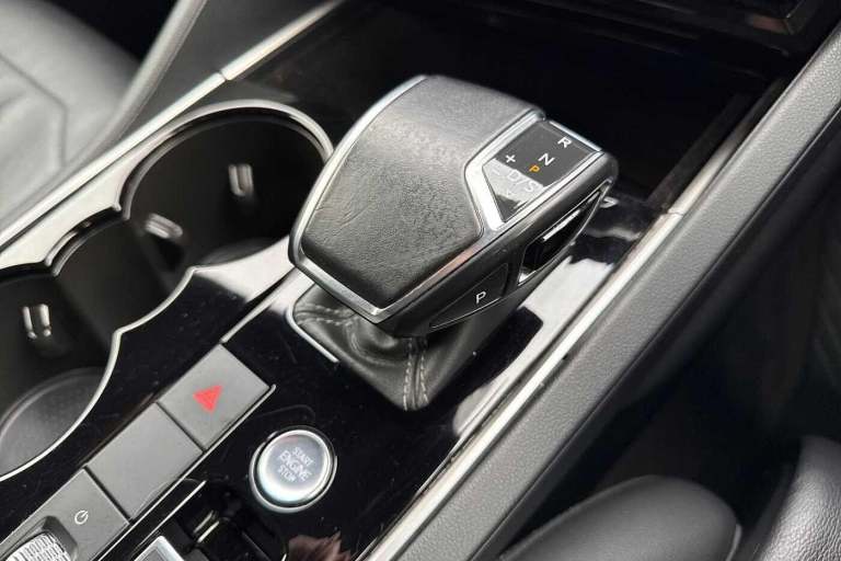 2018 Volkswagen Touareg 3.0 V6 TDI 4Motion R-Line Ã¢Â­Â14 way power adjustment, Innovation cockp...