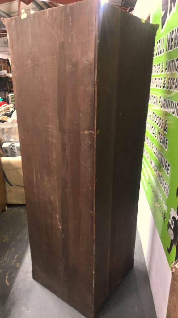 antique Victorian mahogany corner wardrobe / cabinet