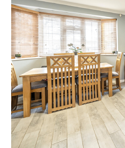 Solid Oak Dining Table and 6 chairs