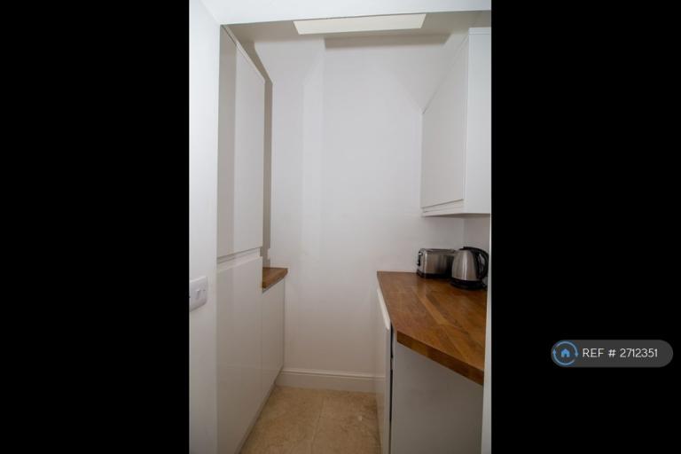 1 bedroom flat in Lansdown Place Lane, Cheltenham, GL50 (1 bed) (#2712351)