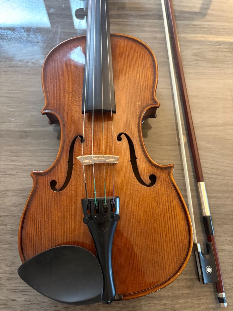 Stunning 3/4 Stentor 2 Violin Outfit 