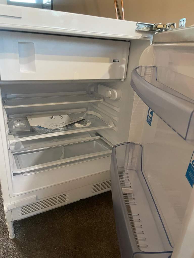 image for Beko undercounted integrated fridge/freezer
