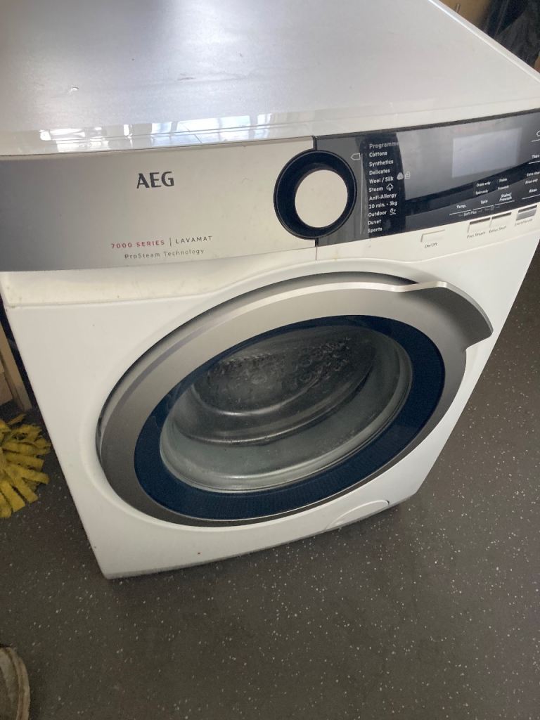 AEG Lavamat 7000 Series 10kg Washing Machine 