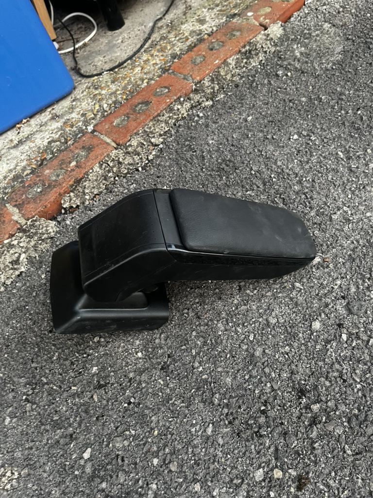 Astra Mk5 armrest - Brand New