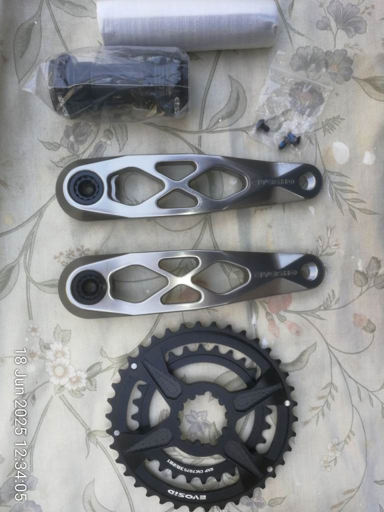 Evosid DUB crank set full kit brand new unfitted boxed