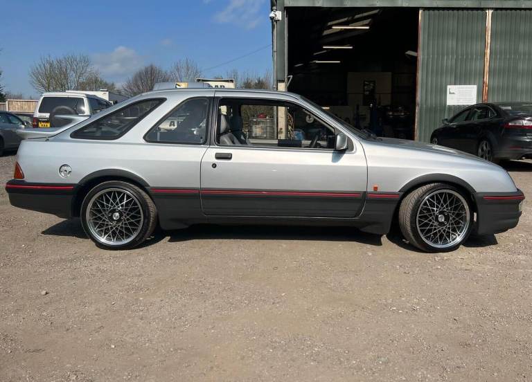 Superb Sierra XR4i 2.8i Classic car, WOW !