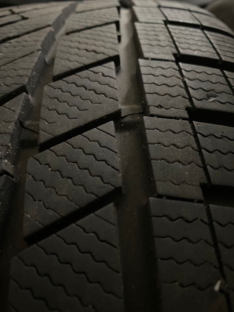 Set of four (winter) tyres