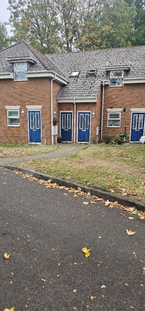 En Suite room for rent walton on thames