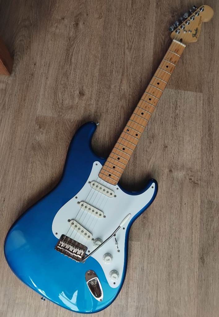 Fender Stratocaster Japan MIJ 1989 1990 Gotoh tuners recent setup aqua marine Japanese Strat