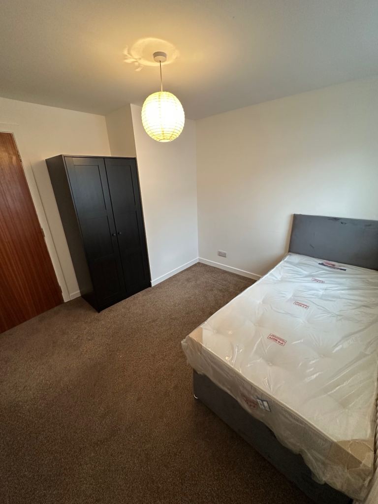 Room to Let 