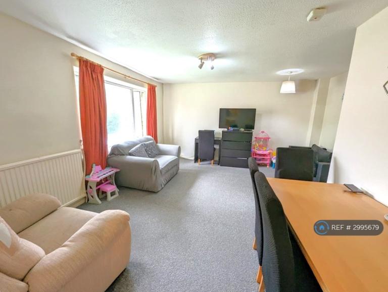 2 bedroom flat in Bardsley Close, Croydon, CR0 (2 bed) (#2995679)
