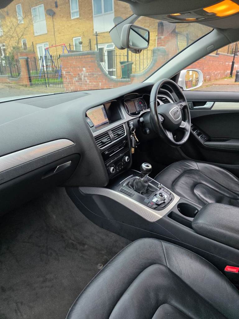 Audi, A4, Saloon, 2014, Manual, 1968 (cc), 4 doors