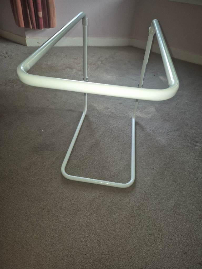 Bed aid to raise duvet  off legs