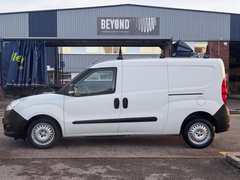 2018 Vauxhall Combo 2300 1.3 CDTI 16V 95ps H1 Van Euro 6 LOW MILES LOVELY DRIVE NO VAT PANEL VAN ...