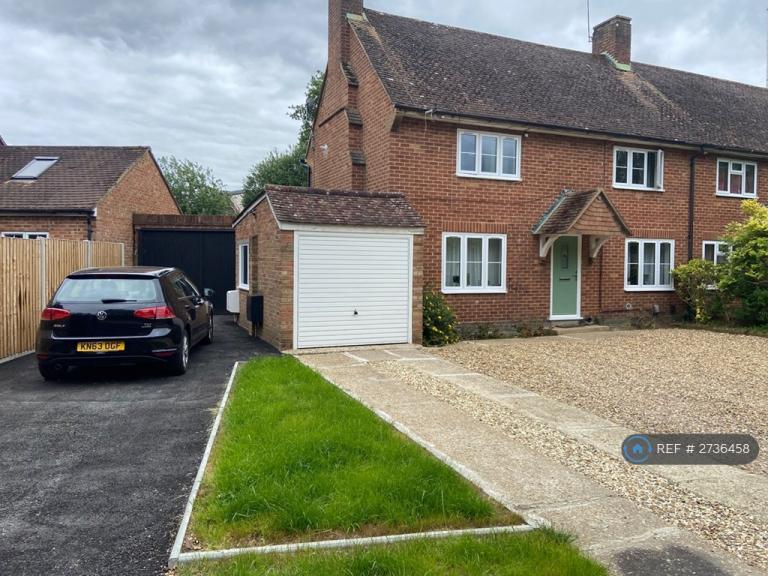 2 bedroom flat in Pyestock Crescent, Farnborough, GU14 (2 bed) (#2736458)