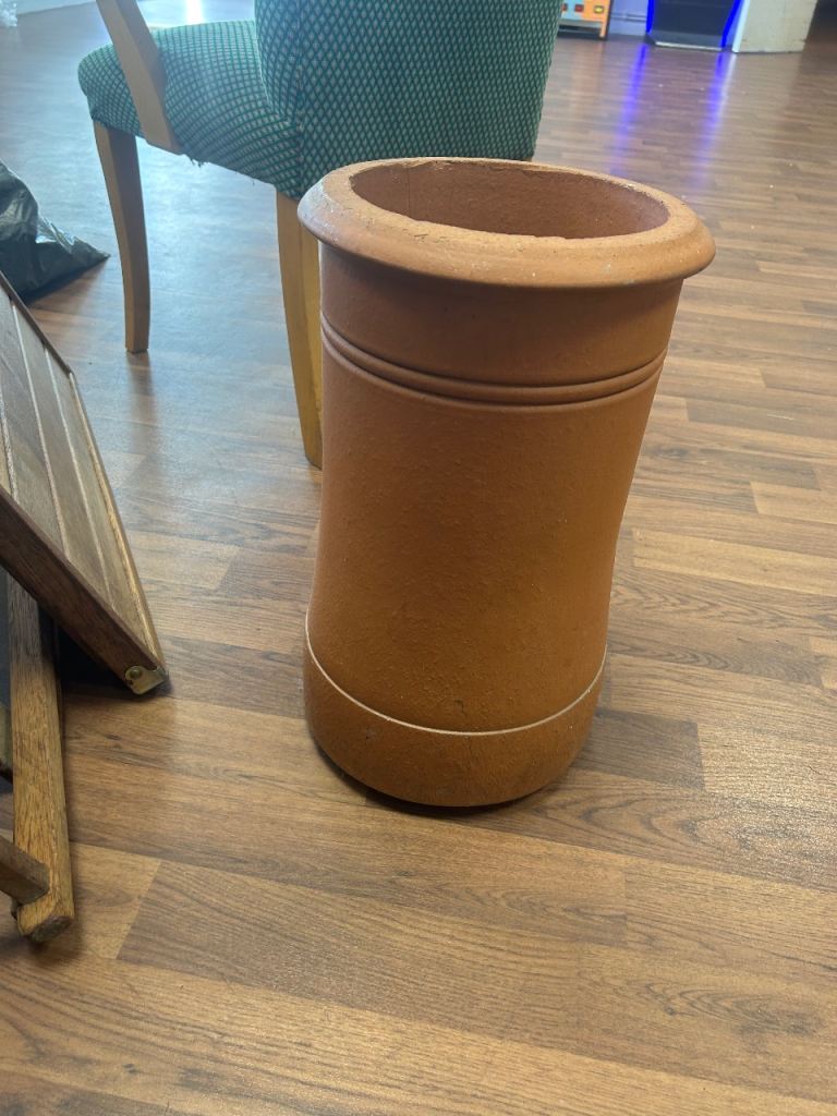 Terracotta chimney pot 