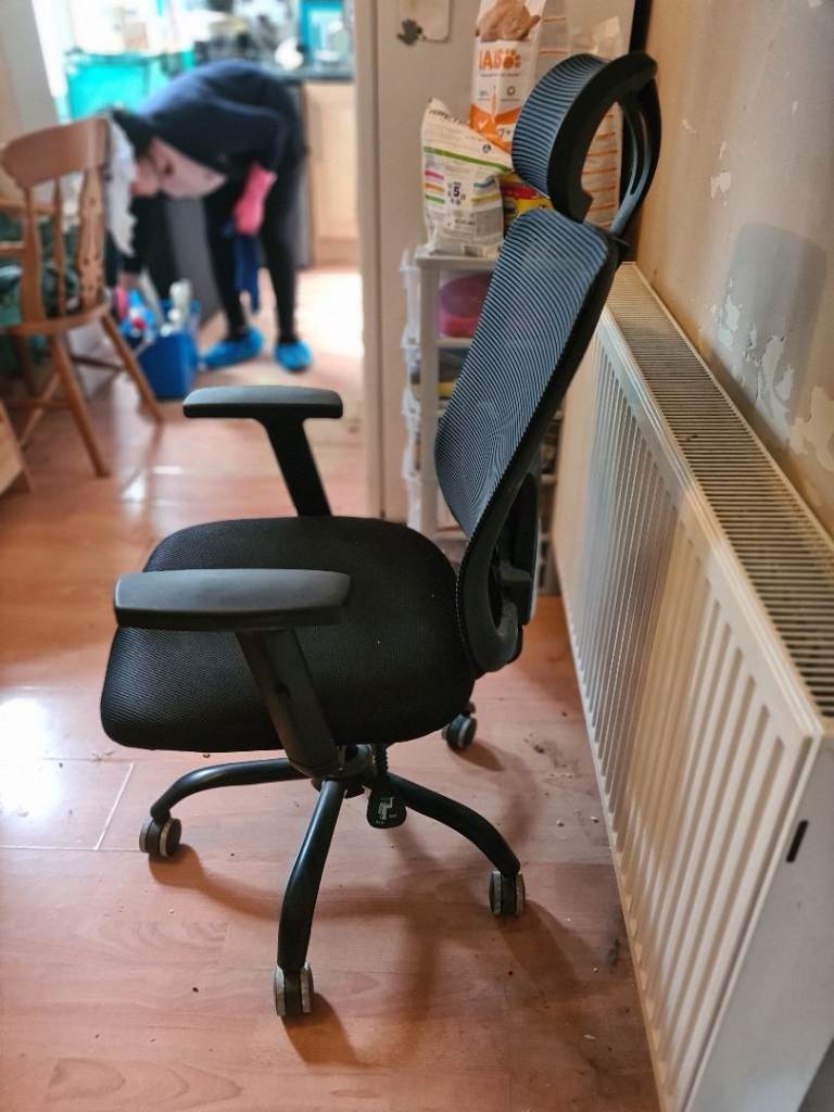 image for Black mesh office chair