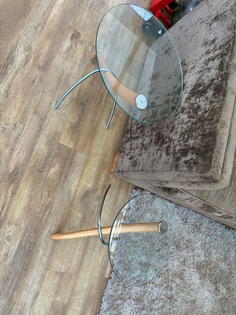 2 side tables/ nest of tables