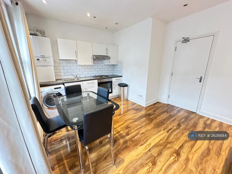 4 bedroom flat in Flaxman Rd, Brixton.Camberwell Elephant And Castle,Herne Hi (4 bed) (#2626684)