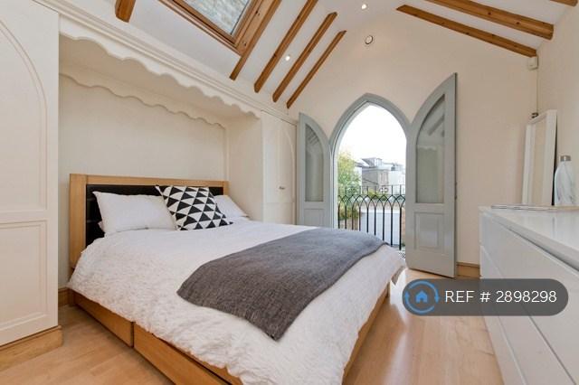1 bedroom house in Sedleigh Road, London, SW18 (1 bed) (#2898298)