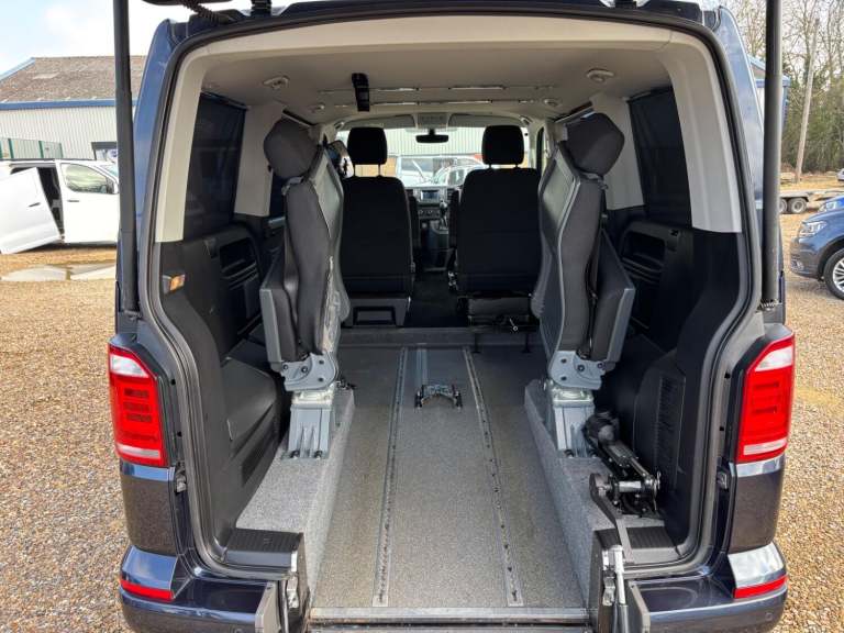 VOLKSWAGEN TRANSPORTER DRIVER TRANSFER WAV WHEELCHAIR ACCESSIBLE VEHICLE 2.0
