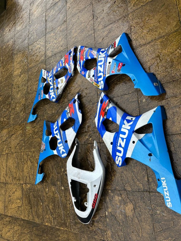 Suzuki GSXR fairings and tail piece 