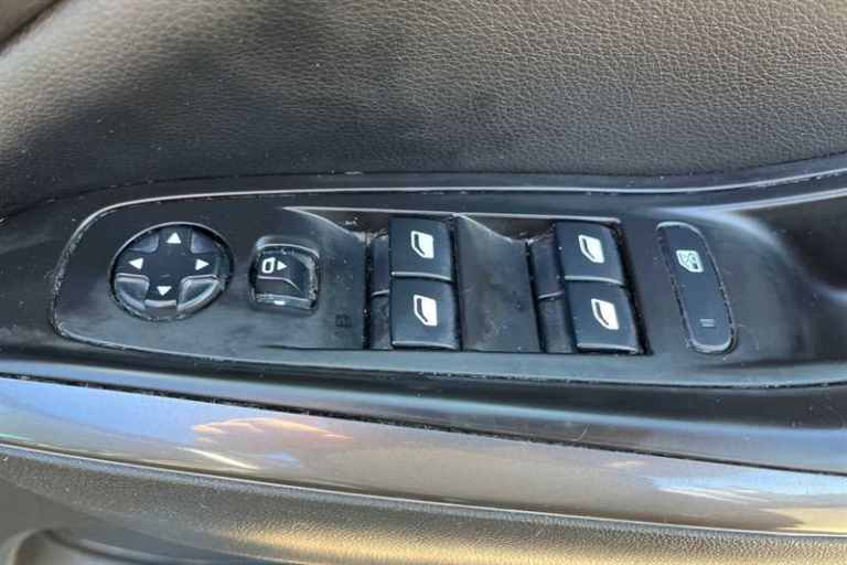 2021 Vauxhall Grandland X 1.2 Turbo SRi Nav 5dr HATCHBACK PETROL Manual