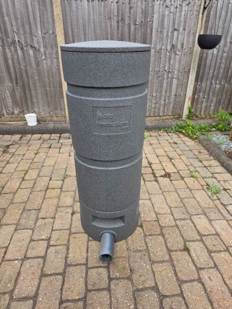 Pond filter shower with sieve roto shower