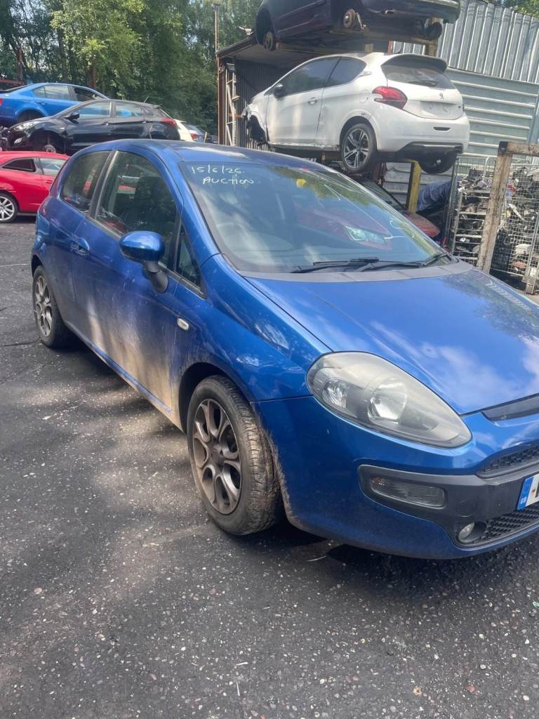 FIAT PUNTO EVO 2010 1.4 PETROL BREAKING FOR PARTS