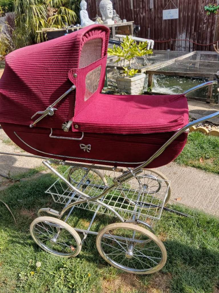 Vintage Red Pram / Pushchair – Good Condition