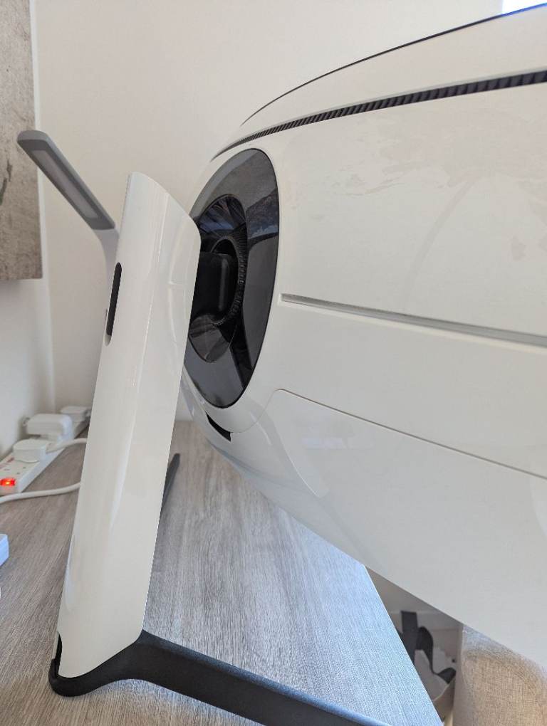 Samsung odyssey G9 47" wide-screen QLED gaming monitor 