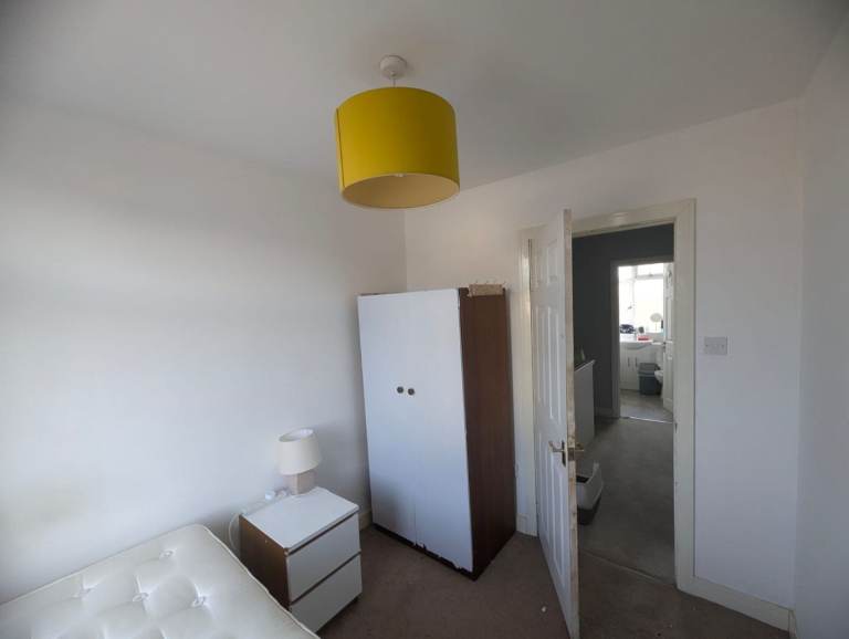 Single room to rent