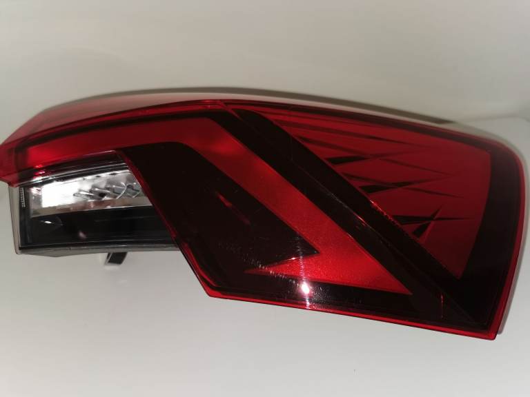 Skoda Octavia Rear Light Right Drivers Side Used Good Condition 5E3 945 208