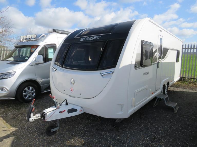 Swift Accord 835 8Ft Island Bed 4 Berth Twin Axle
