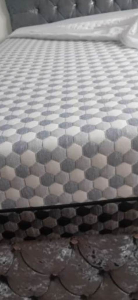 Spacious double room with balcony good bus connection 