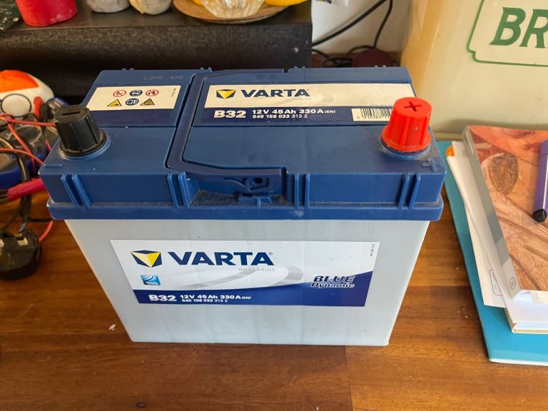 Car battery 12volts - nearly new and half price