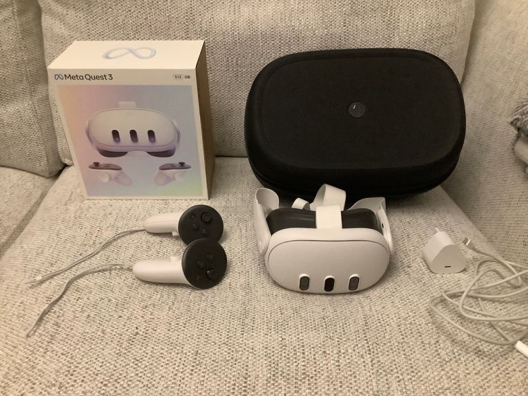 image for META QUEST 3 512GB bundle ** NEVER USED ** 