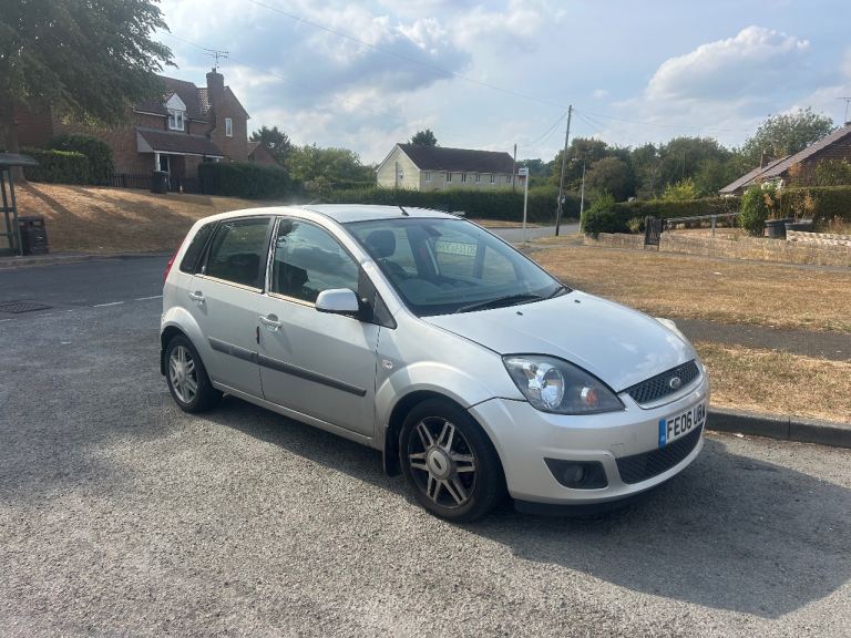 SPARES / REPAIRS FORD FIESTA GHIA 2006 RUNS AND DRIVES MOT NOVEMBER 2026 LEATHER SEATS 