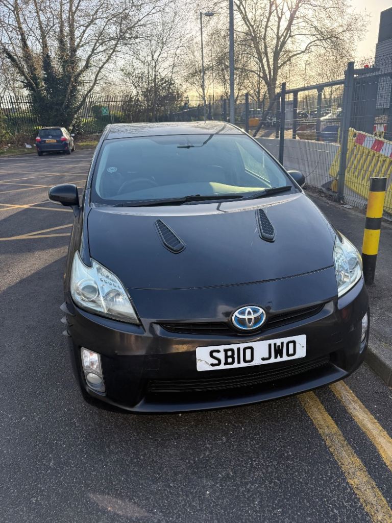 Prius 2010 black 